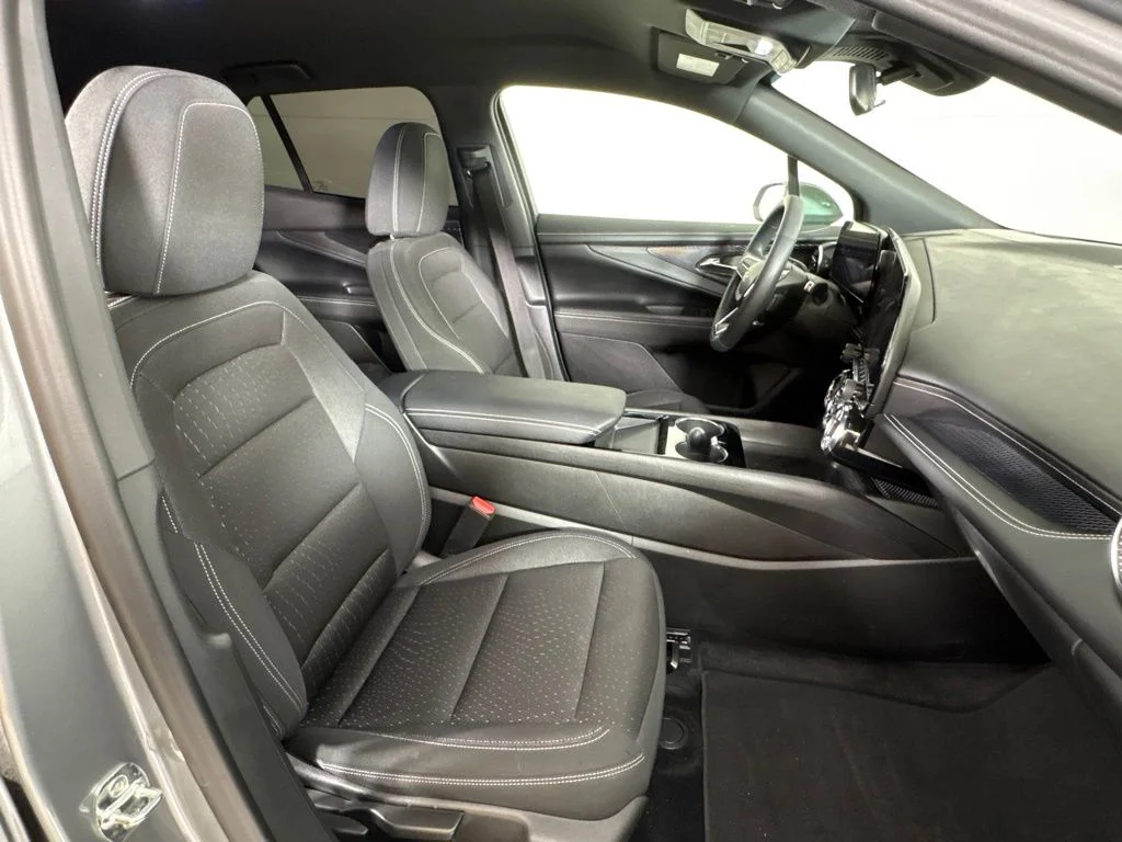 Used 2025 Gray Chevrolet LT image 22