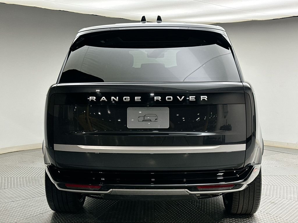Used 2025 Carpathian Gray Premium Metallic Land Rover Autobiography image 12