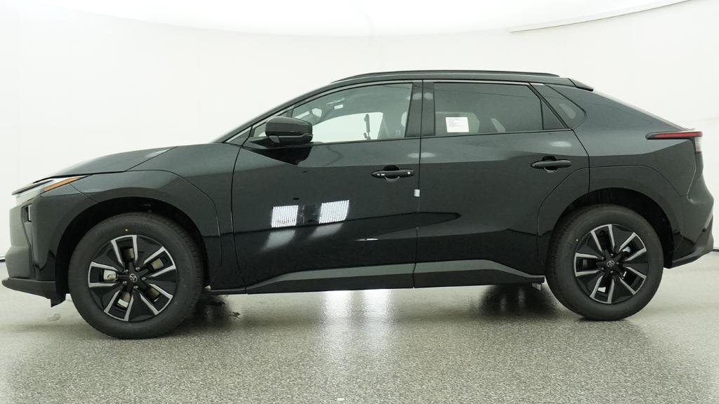 New 2026 Midnight Black Metallic Toyota XLE image 5