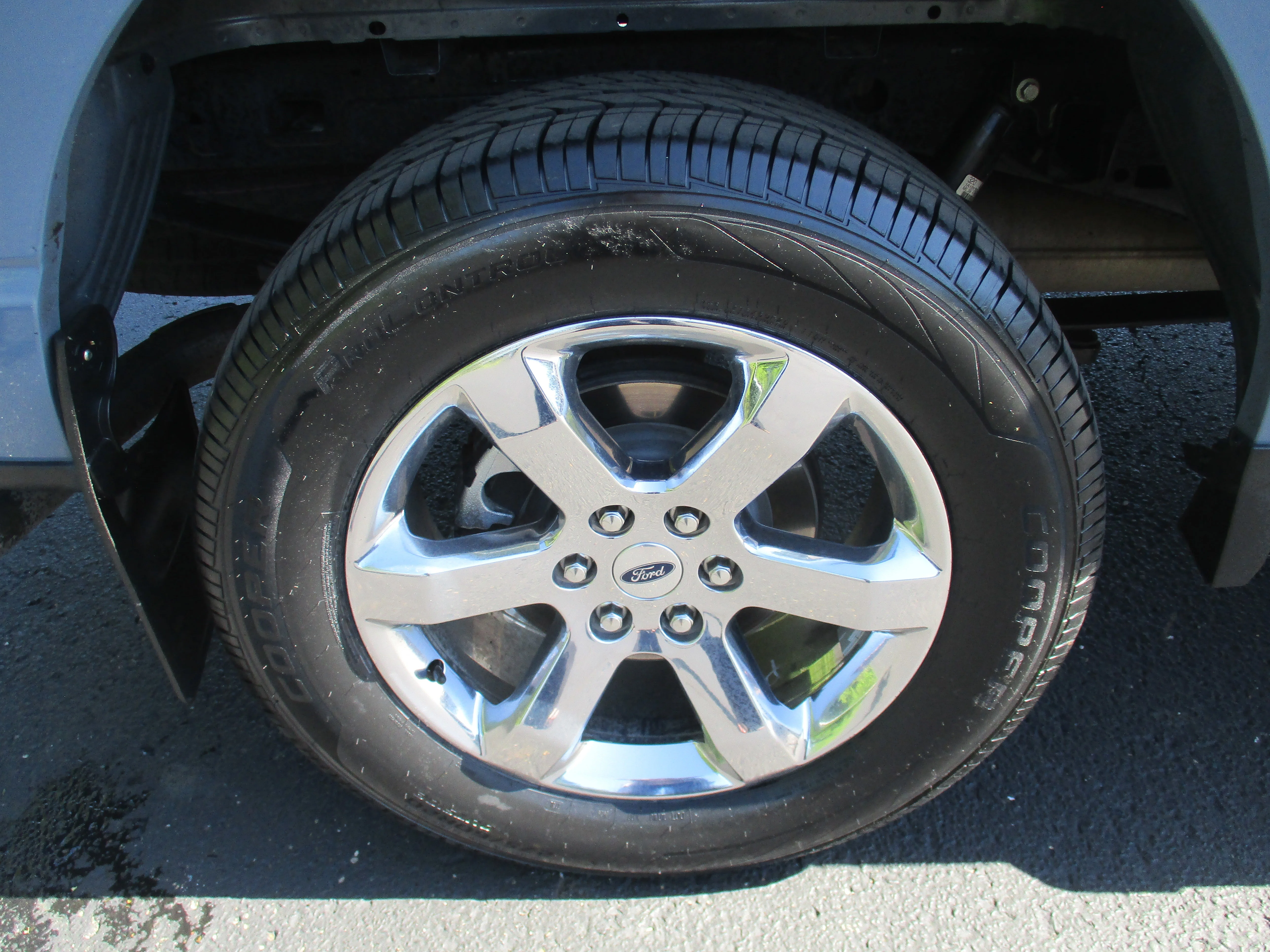 Used 2023 Azure Gray Metallic Tri-Coat Ford LARIAT image 56