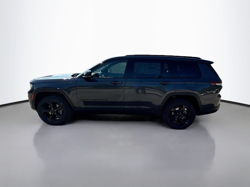 New 2025 Baltic Gray Metallic Clear-Coat Exterior Paint Jeep Limited image 8