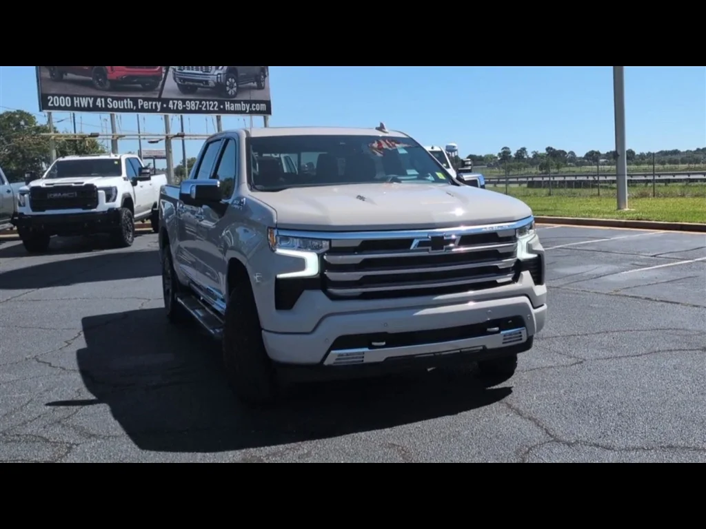 Used 2026 White Sands Chevrolet High Country image 3