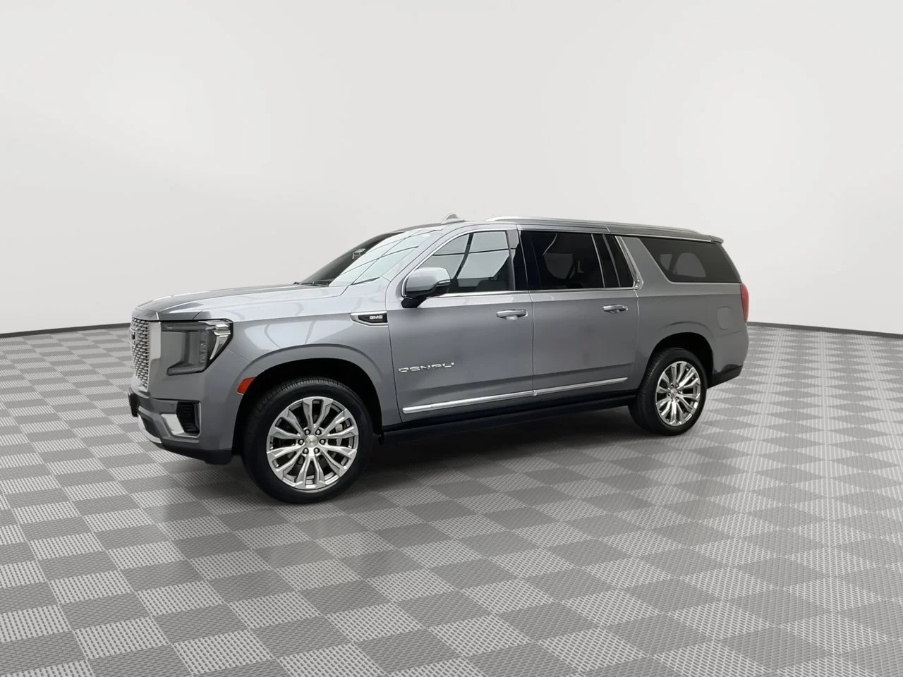 Used 2023 Sterling Metallic GMC Denali image 41