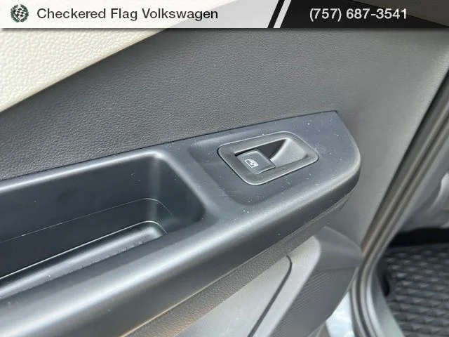 Used 2025 Platinum Gray Metallic Volkswagen 1.5T SE image 24