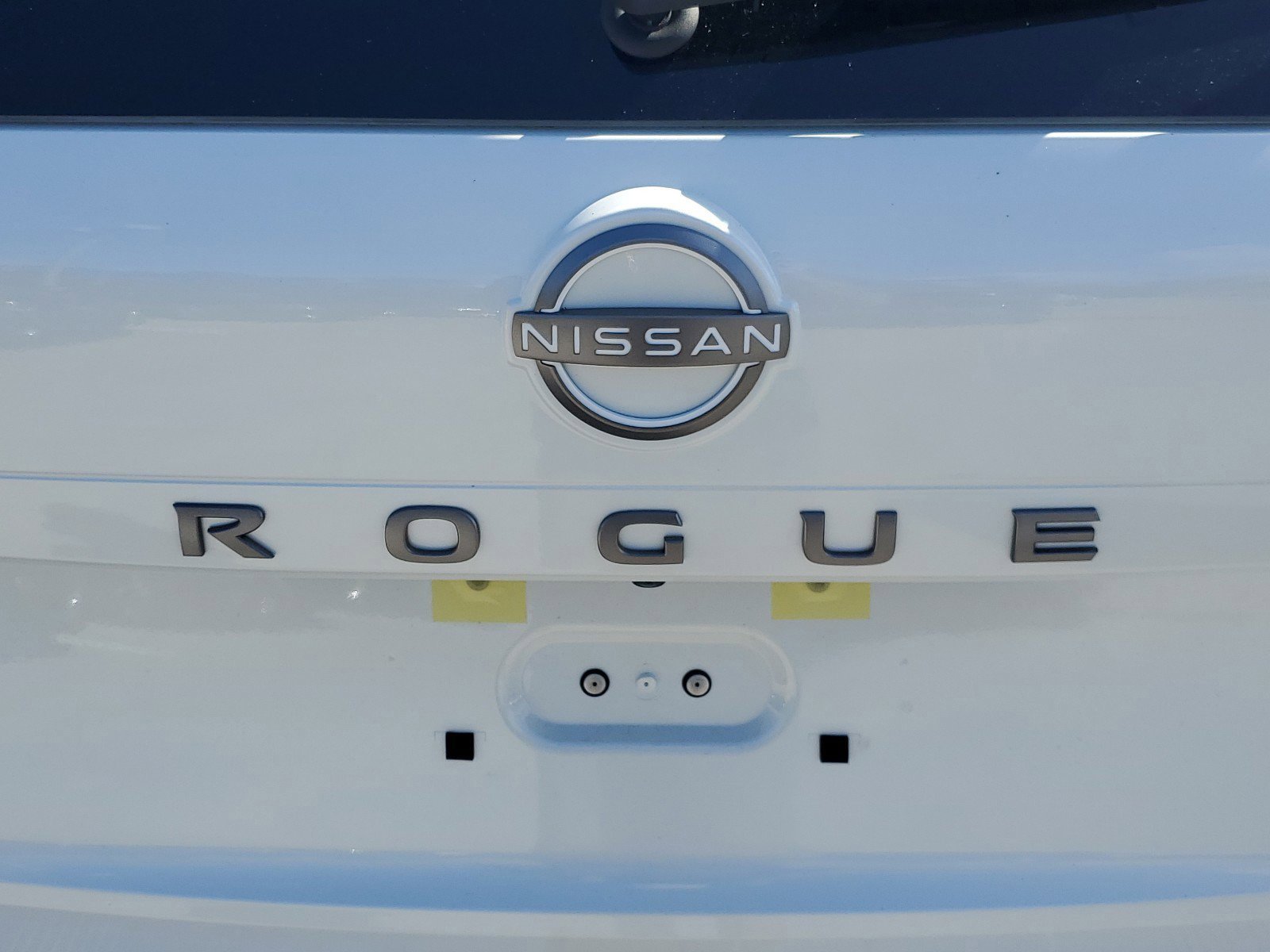 2025 Nissan Rogue SV - Photo 8