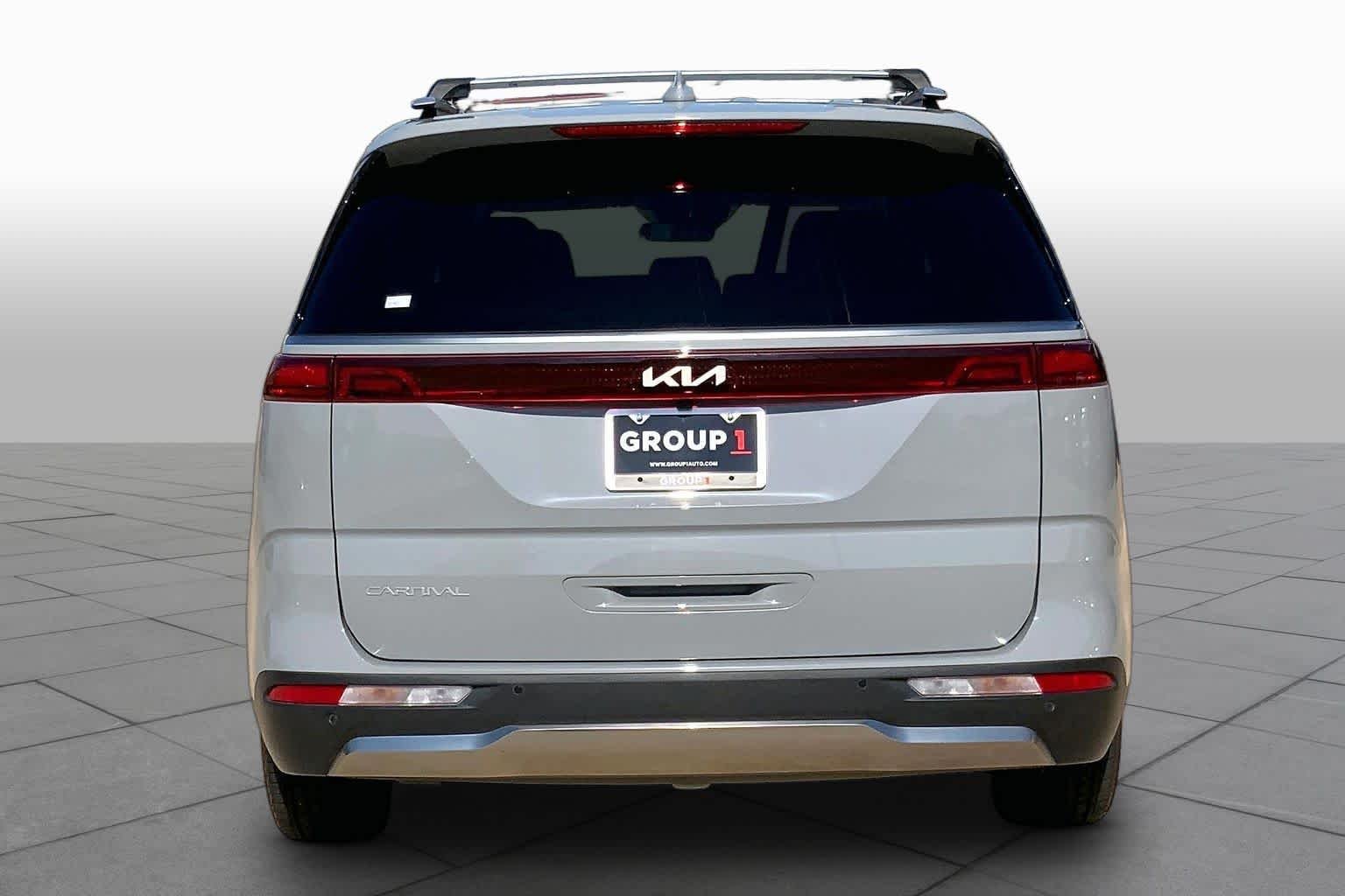Used 2024 Ceramic Silver Kia SX image 5