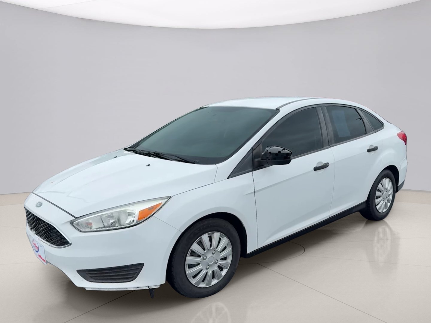 2018 Ford Focus Sedan S's photo