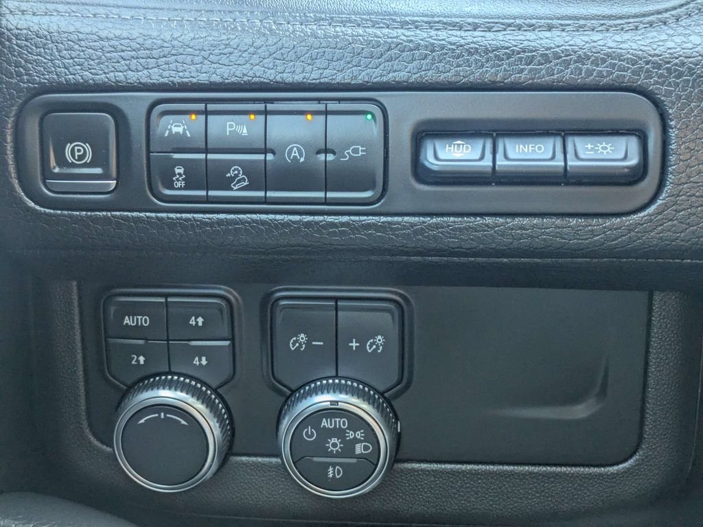 Used 2021 Black GMC Denali image 26