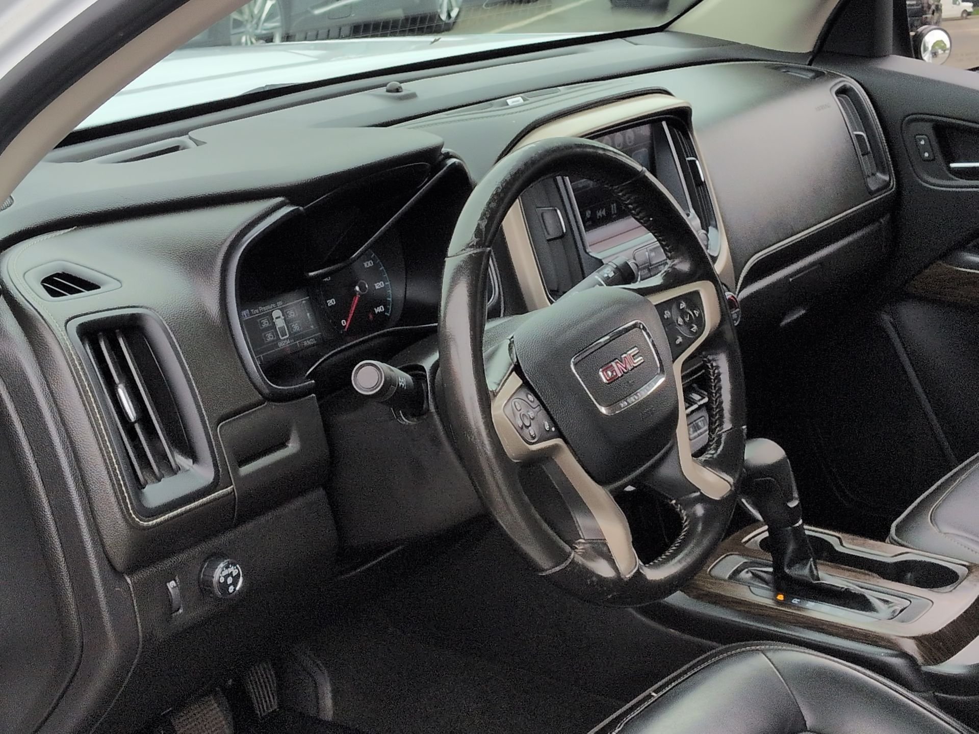 Used 2018 SUMMIT WHITE GMC 2WD Denali image 11