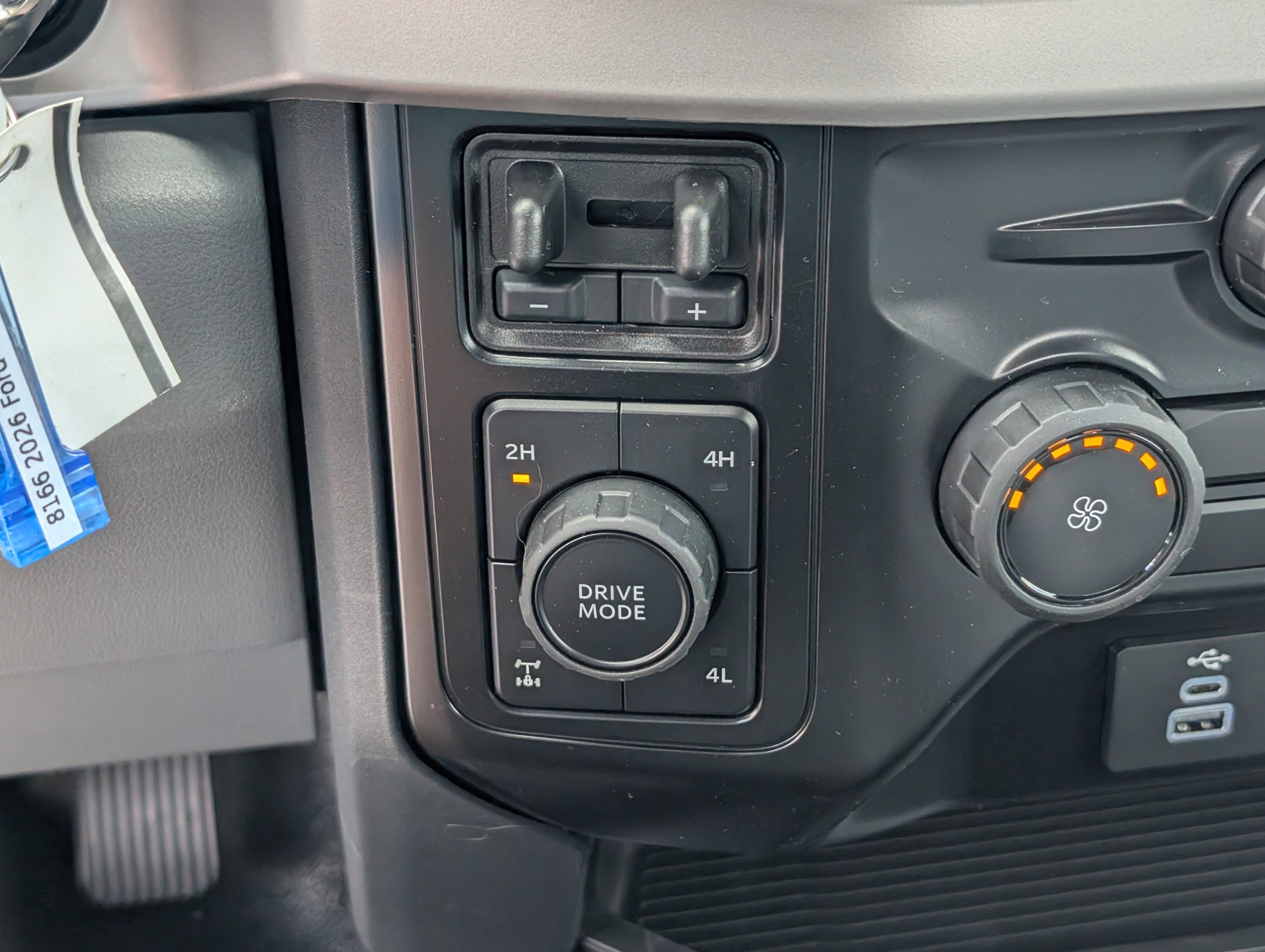 New 2026 Oxford White FORD F-350® XL image 27