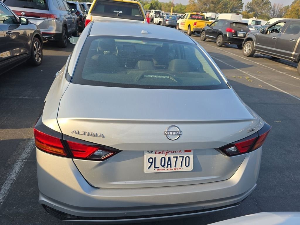 Used 2024 Silver Nissan 2.5 SV image 5