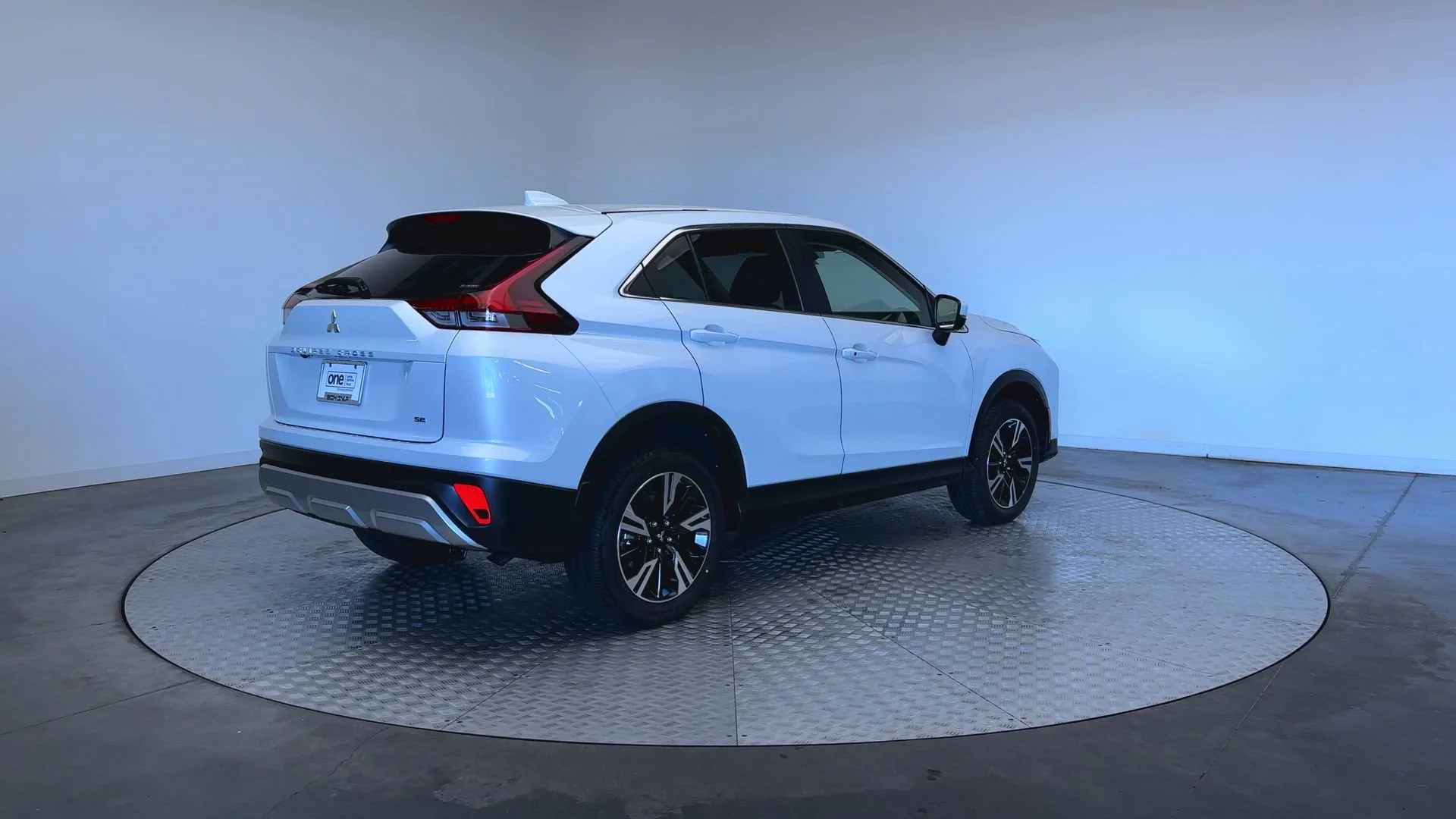 New 2026 White Diamond Mitsubishi SE image 8
