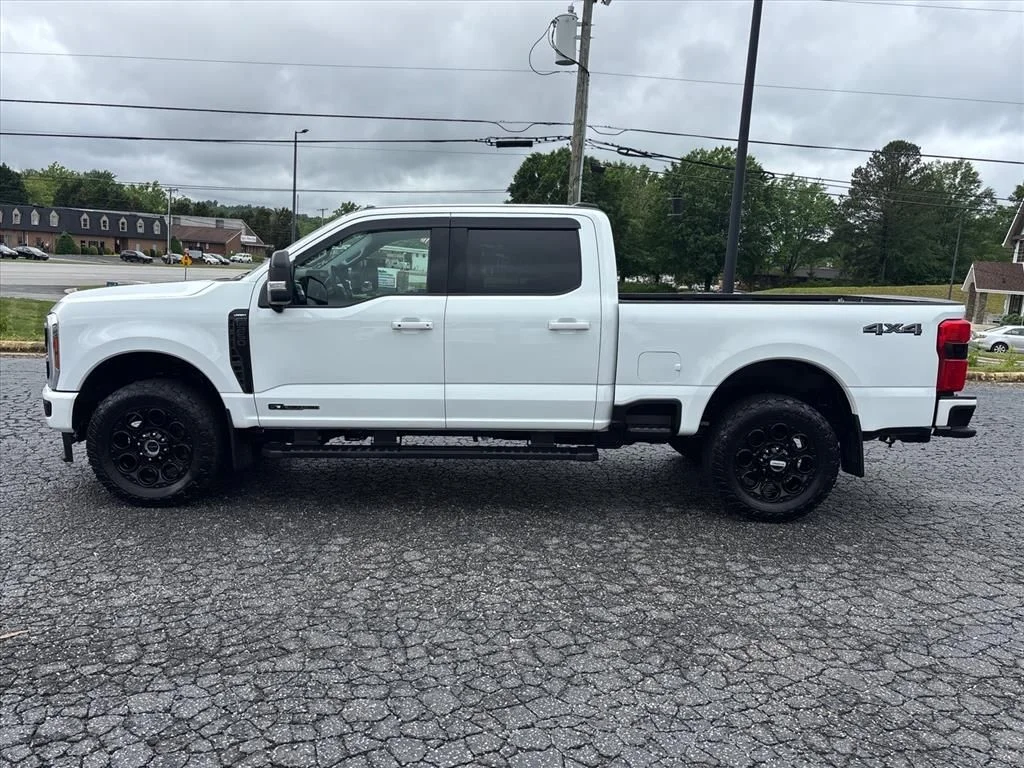 Used 2025 White Ford Lariat image 4