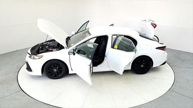 2023 Toyota Camry LE - Photo 18