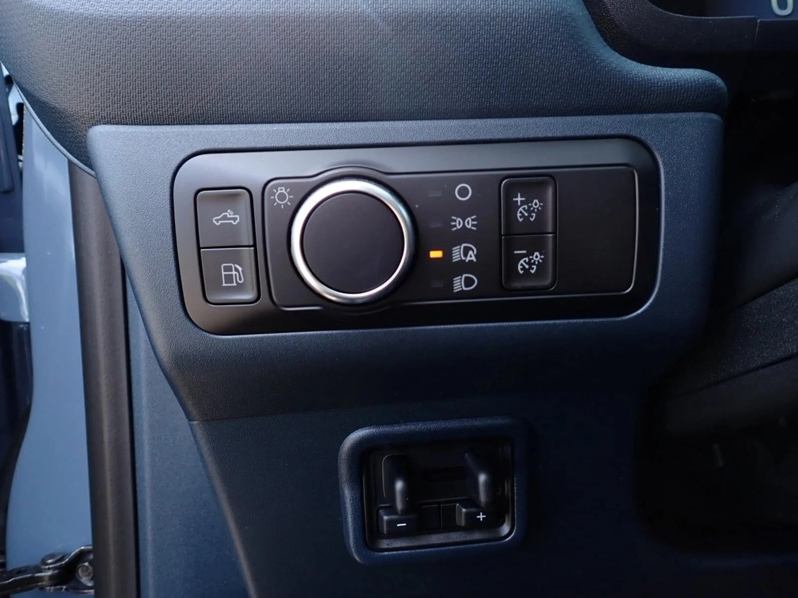 New 2026 Azure Gray Metallic Tri-Coat Ford XLT image 13