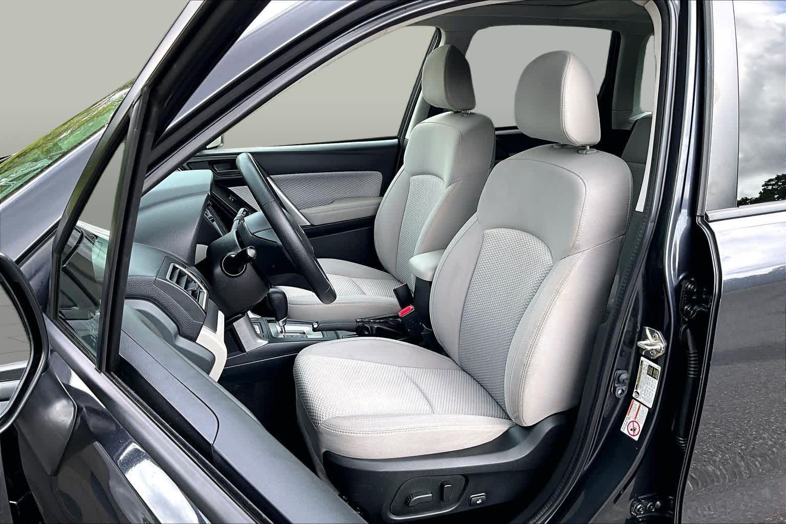 Used 2017 Dark Gray Metallic Subaru Premium image 9