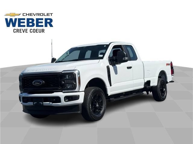 Used 2025 White Ford XL image 1