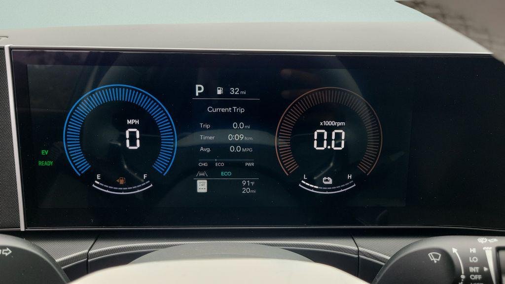 New 2026 White Hyundai SE image 23