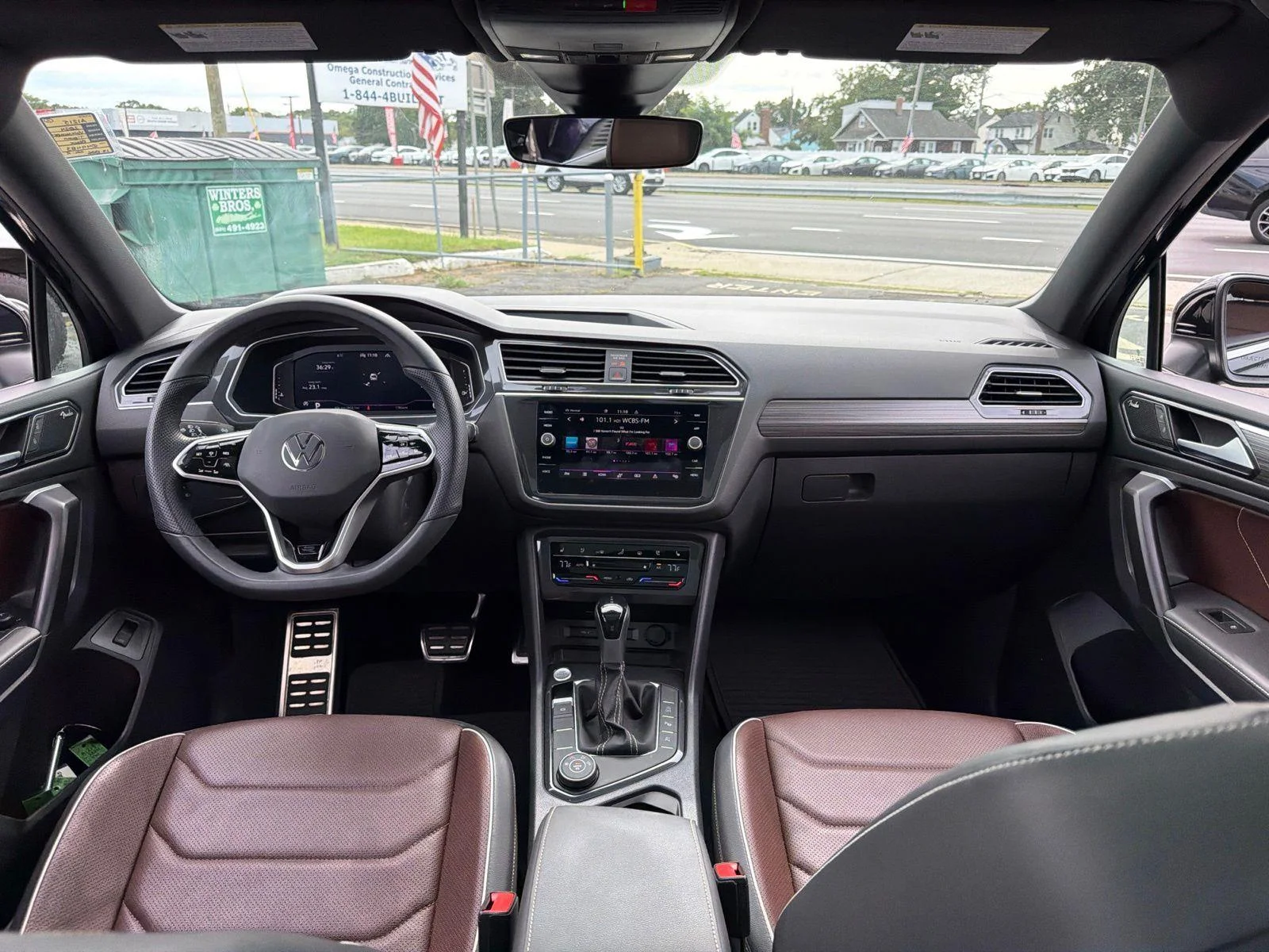 2024 Volkswagen Tiguan SEL R-LINE - Photo 23