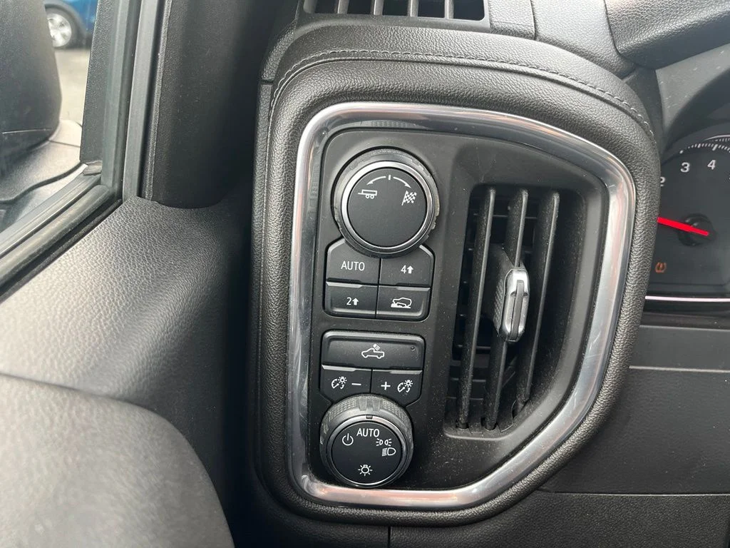 Used 2019 Black Chevrolet LT image 18
