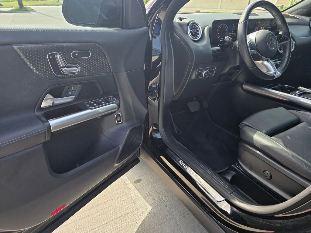 Used 2024 Black Mercedes-Benz GLA 250 image 11