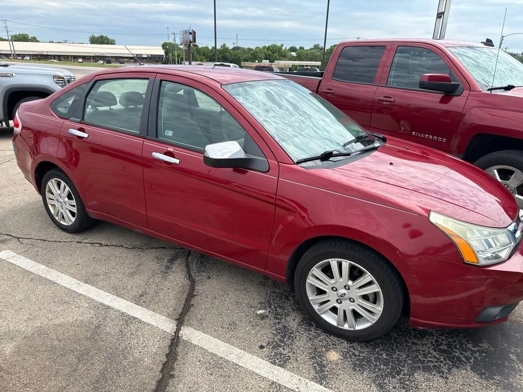 Used 2011 Red Ford SEL image 5
