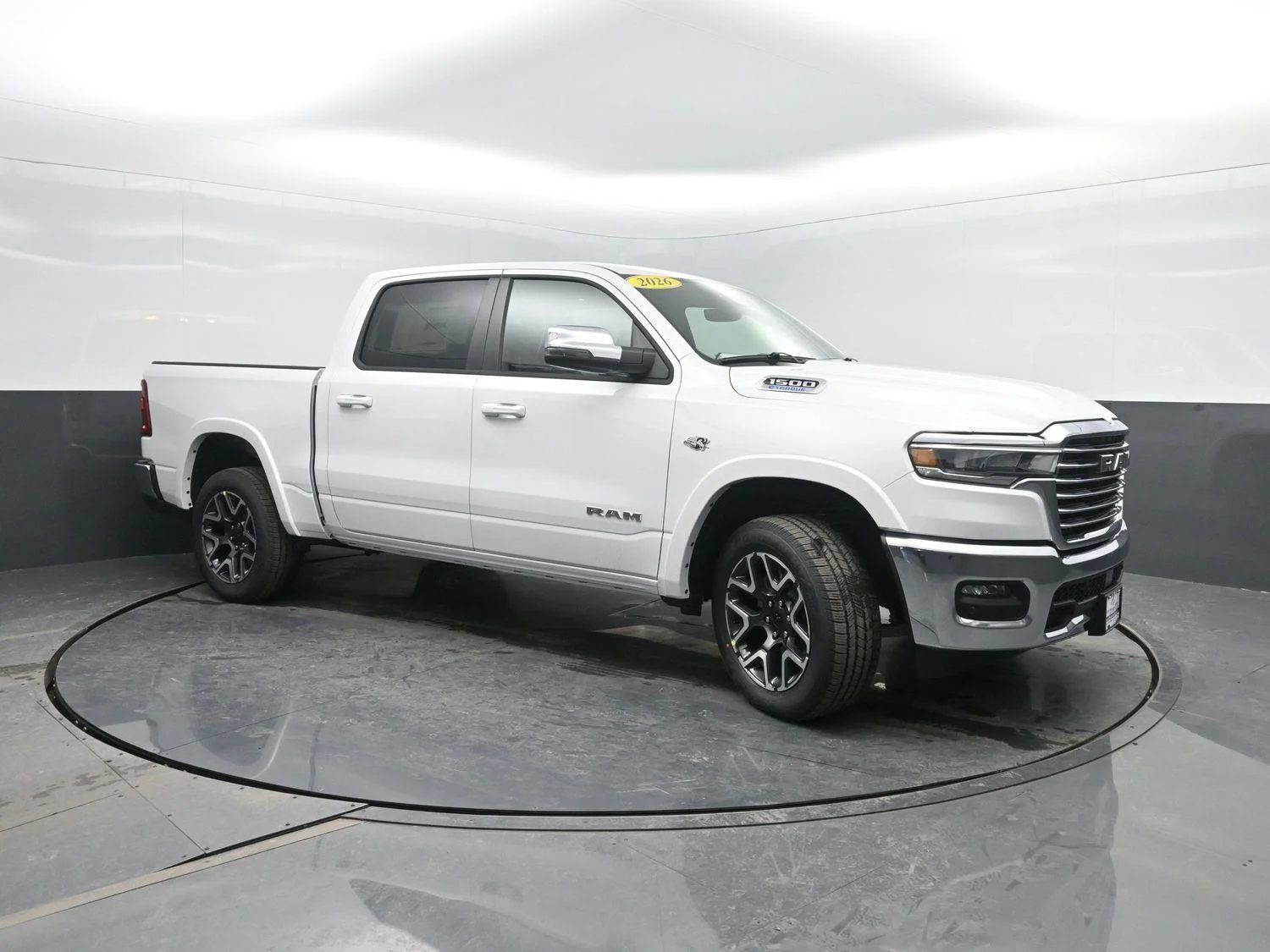 New 2026 Ivory White Tri-Coat Pearl-Coat Exterior Paint RAM Laramie image 4