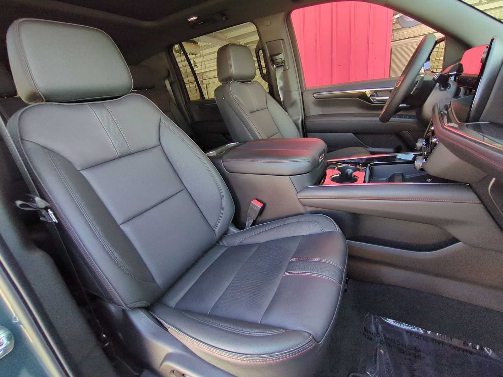2026 Chevrolet Suburban RST - Photo 28
