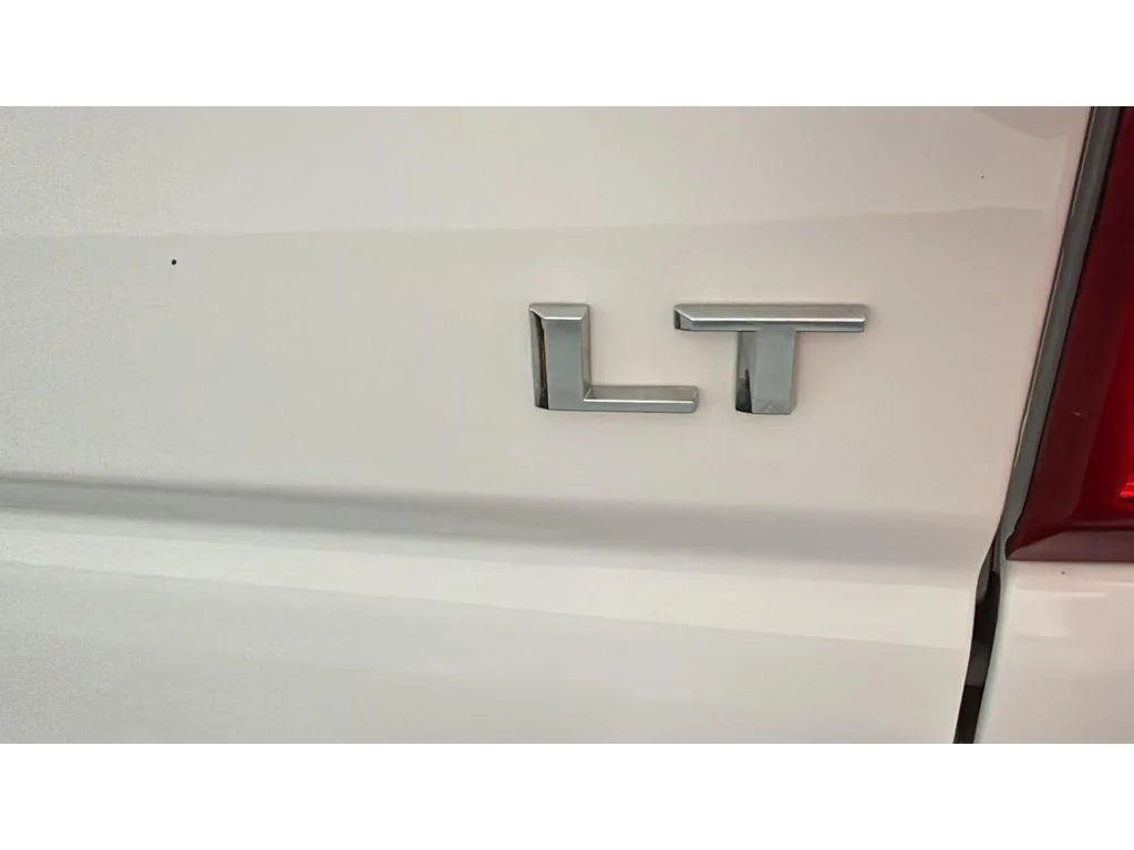 Used 2025 Summit White Chevrolet LT image 6
