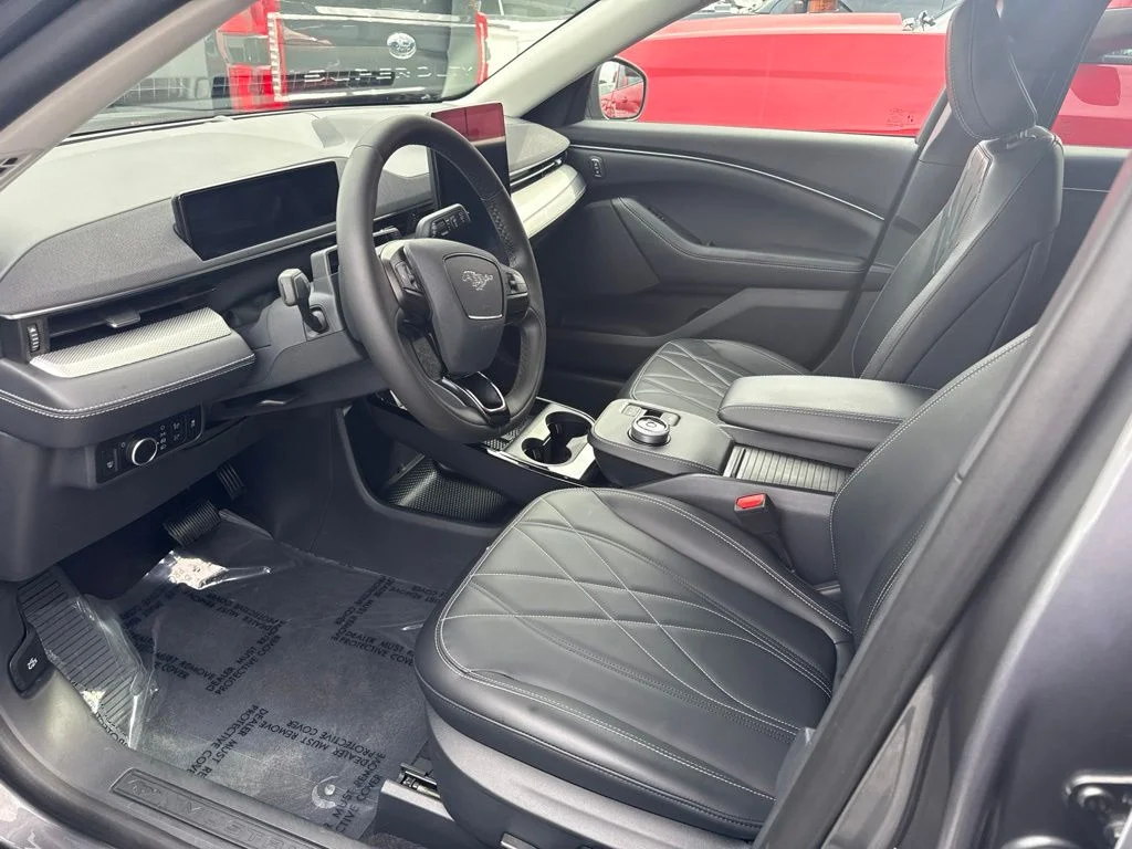 Used 2023 Gray Ford Select image 3