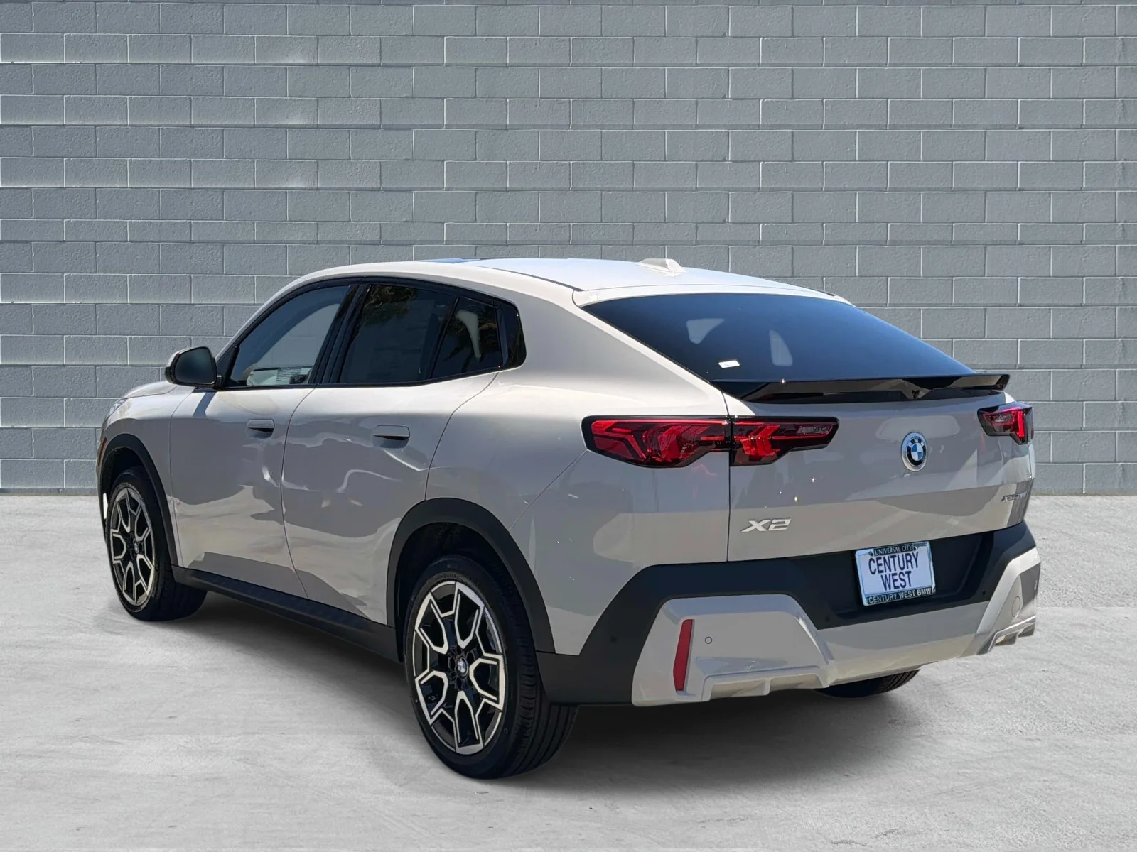 New 2026 Dune Grey Metallic BMW xDrive28i image 3