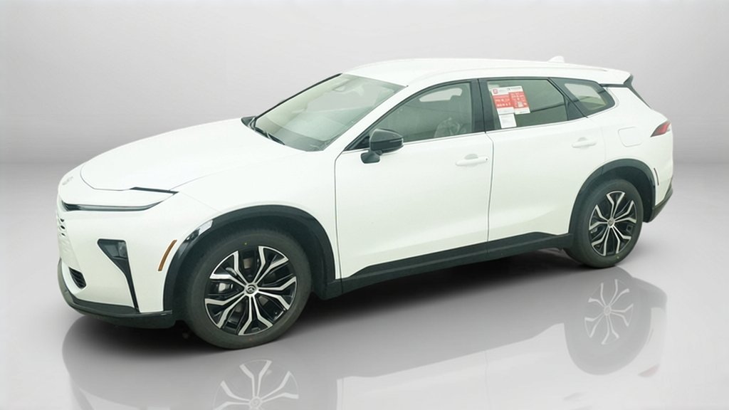 New 2026 Oxygen White Toyota XLE image 3