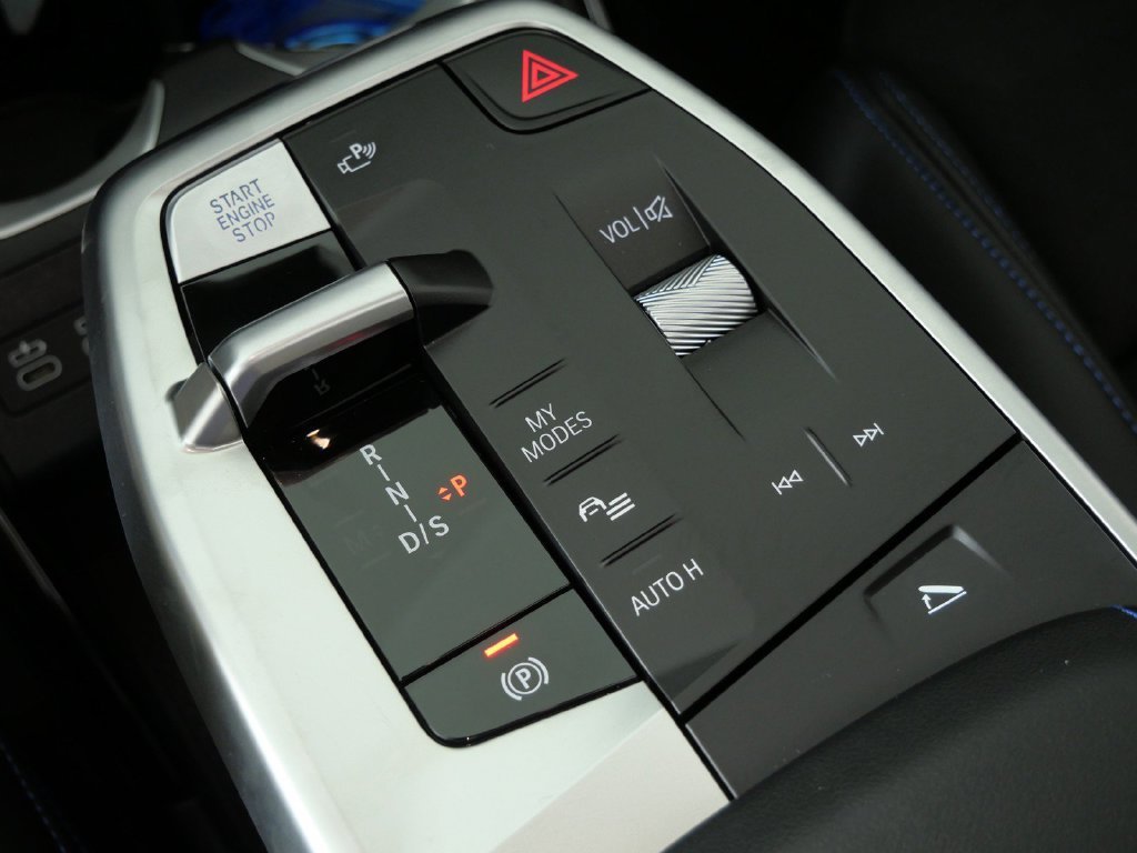 New 2027 Space Silver Metallic BMW M35i image 46