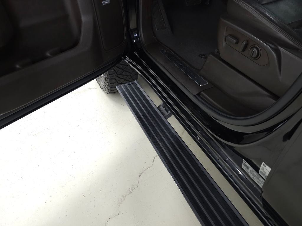 Used 2022 Onyx Black GMC Denali image 14