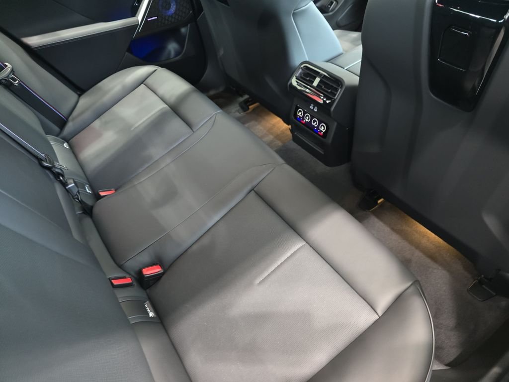 New 2027 Special Order Color BMW  image 9