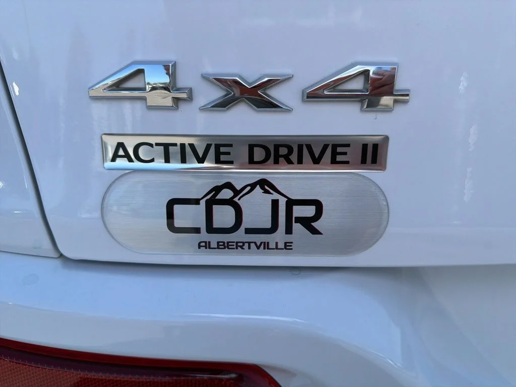 Used 2018 White Jeep Overland image 16