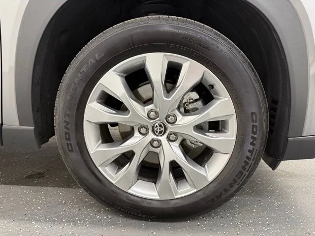 Certified Used 2025  Toyota Limited image 22