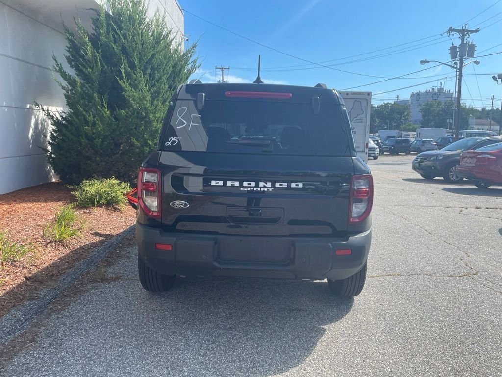 New 2025 Shadow Black Ford Outer Banks® image 8