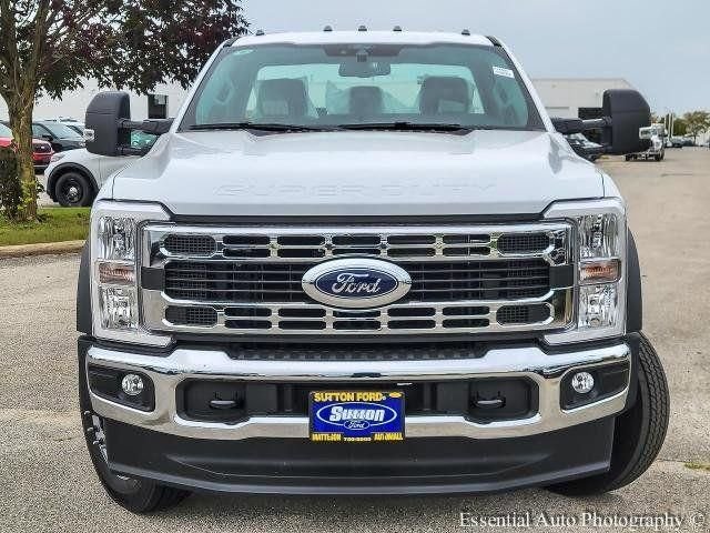 New 2025 Oxford White Ford F-450® XL image 31