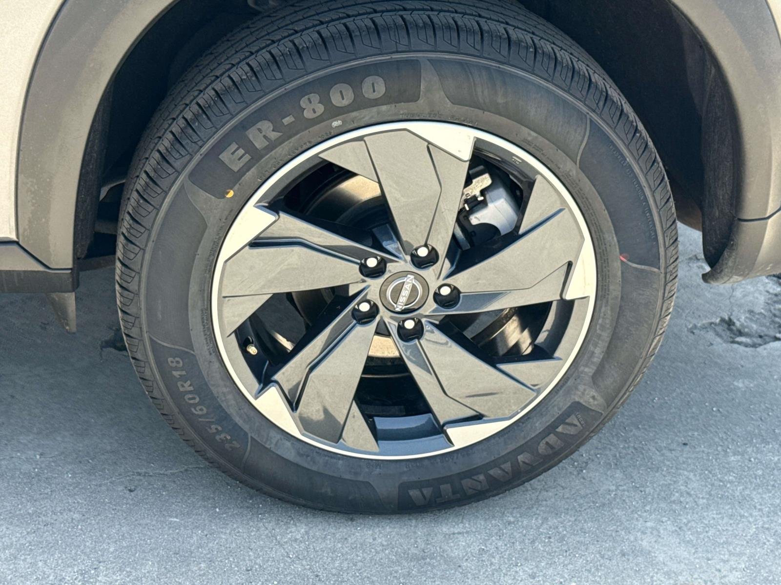 Used 2024 Gray Nissan SV image 30
