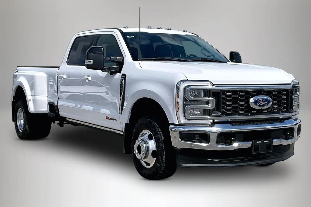 2024 Ford F-350 Lariat 4x4 Crew Cab 8' Box DRW's photo