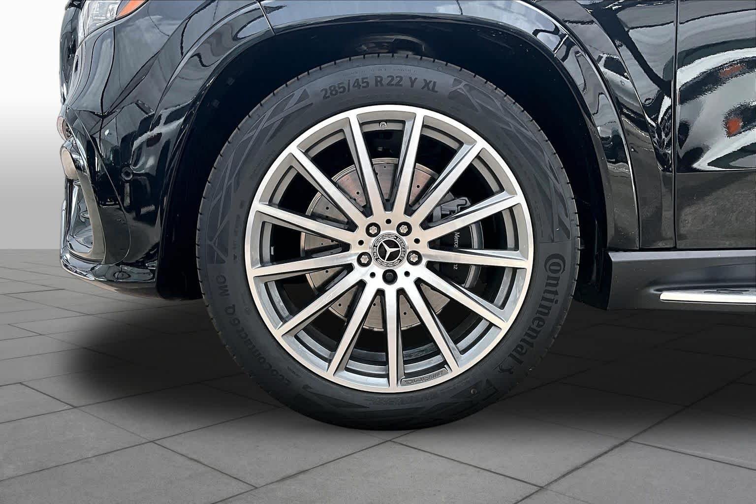 New 2026 Obsidian Black Metallic Mercedes-Benz GLS 580 image 21