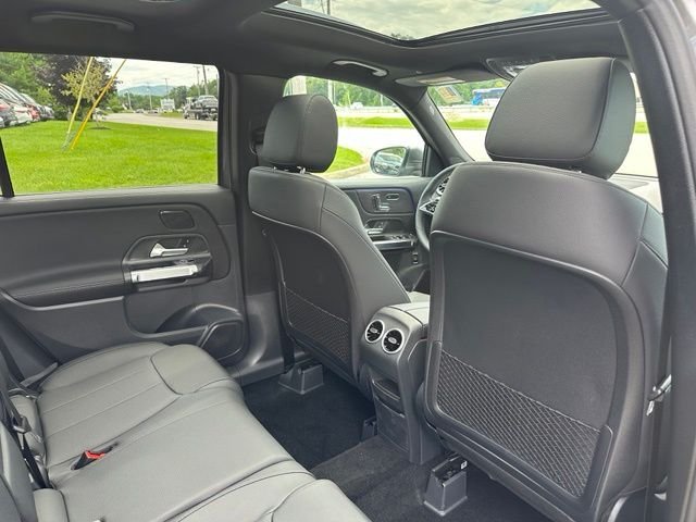 New 2026 Mountain Grey Metallic Mercedes-Benz GLB 250 image 22