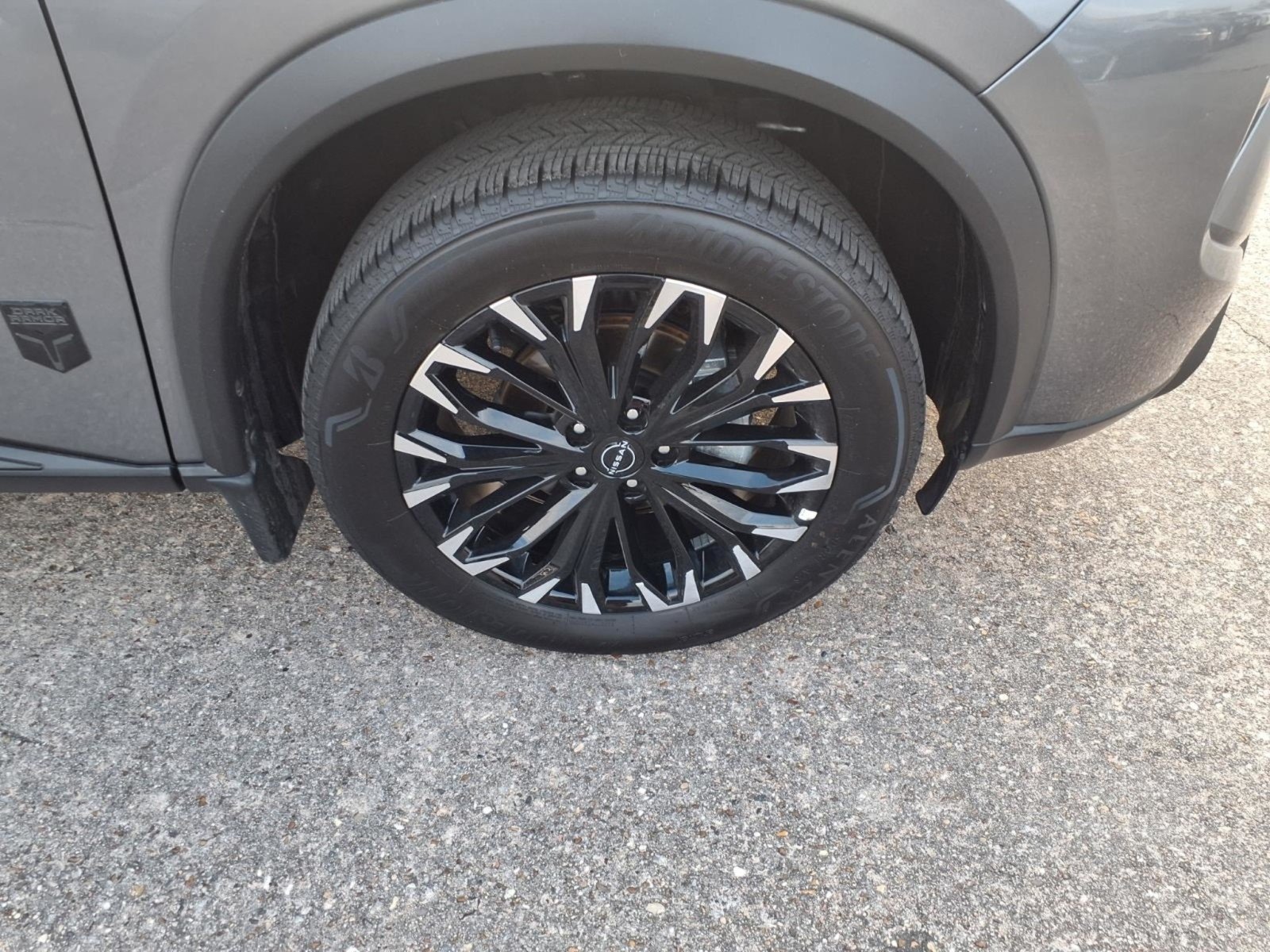 2026 Nissan Rogue photo 8 of 28