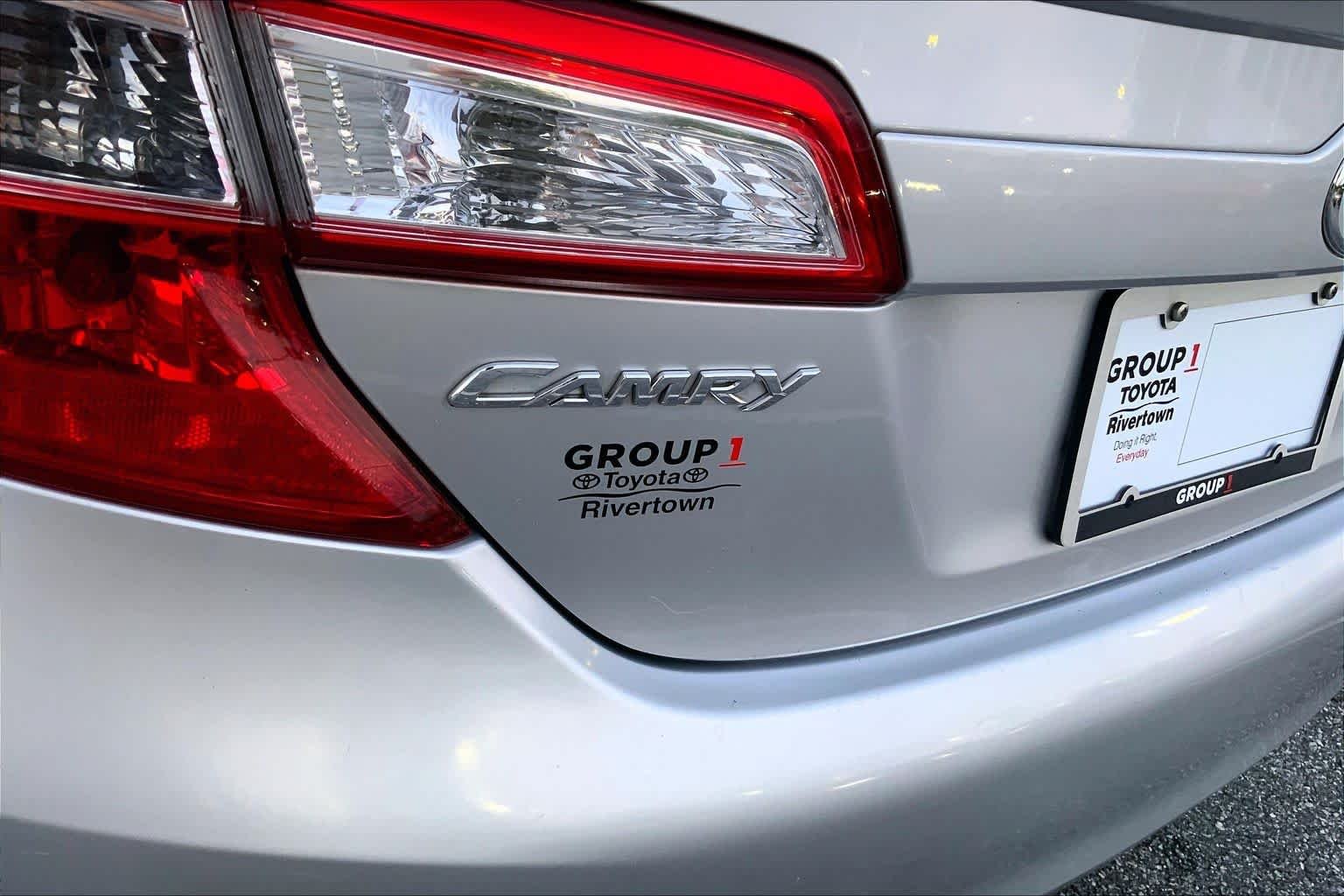 Used 2013 Classic Silver Metallic Toyota SE image 28
