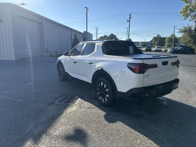 Used 2025 White Hyundai SEL image 7