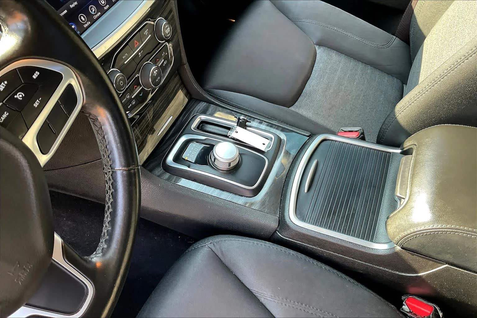 Used 2019 Ceramic Grey Clearcoat Chrysler Touring image 16