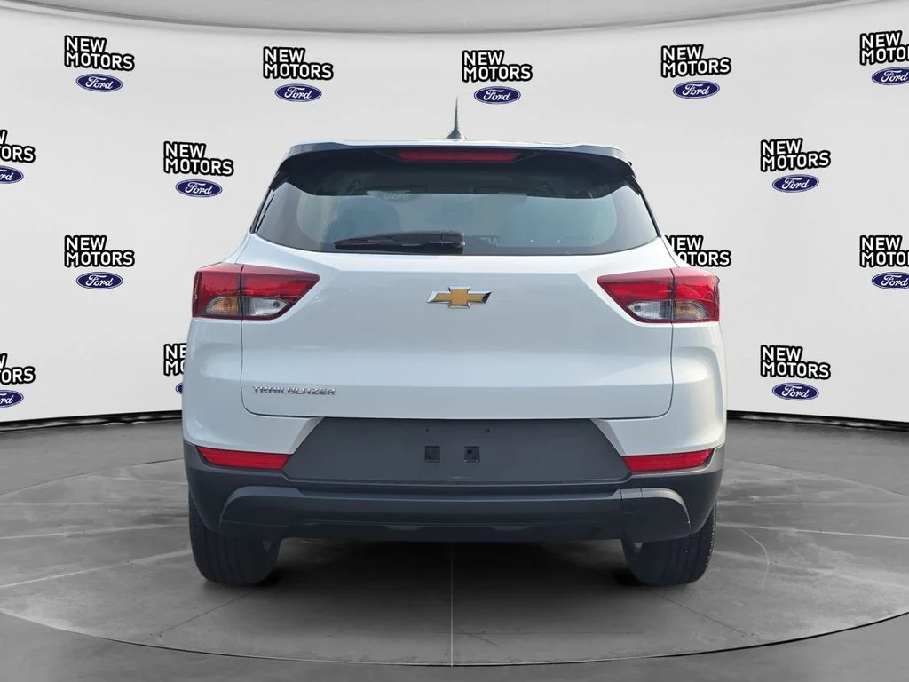 Used 2024 Summit White Chevrolet LS image 3