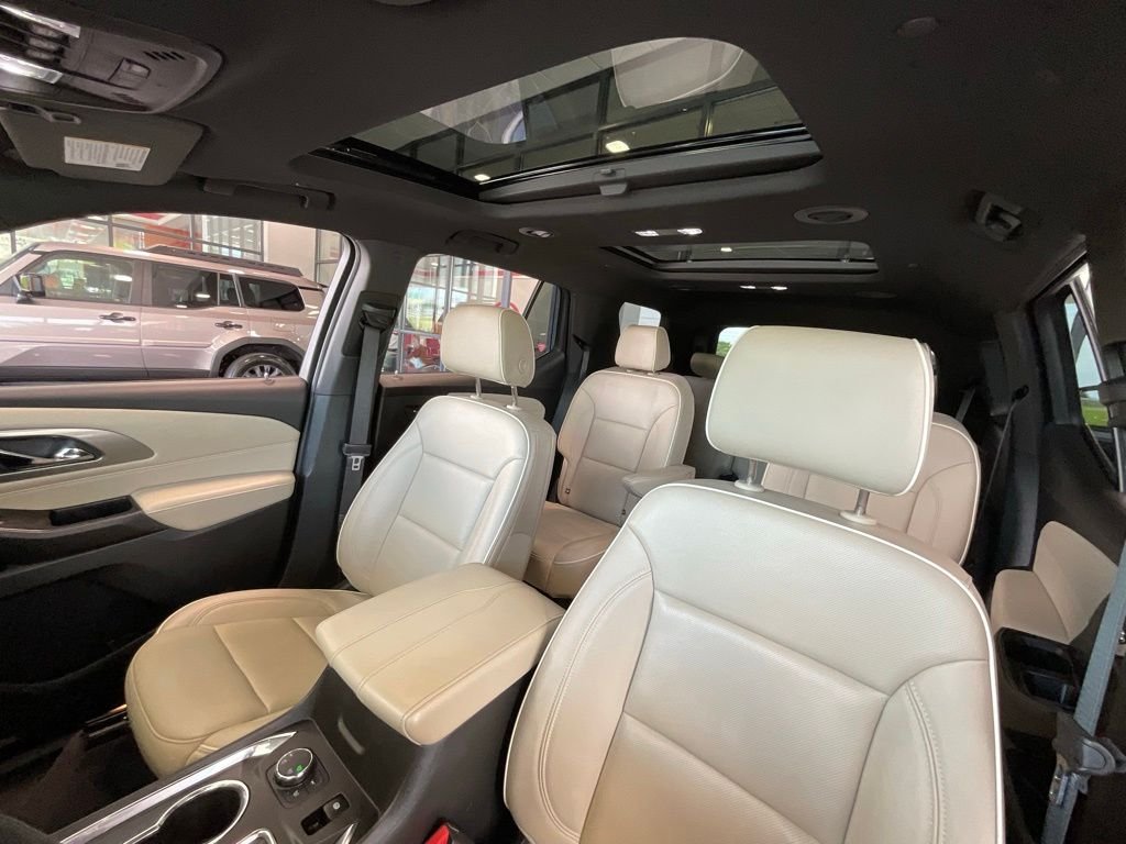 Used 2023 Red Chevrolet Premier image 9