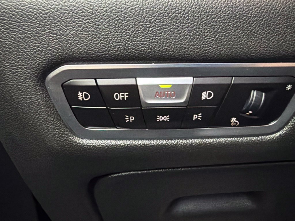Used 2021 Gray BMW M50i image 29